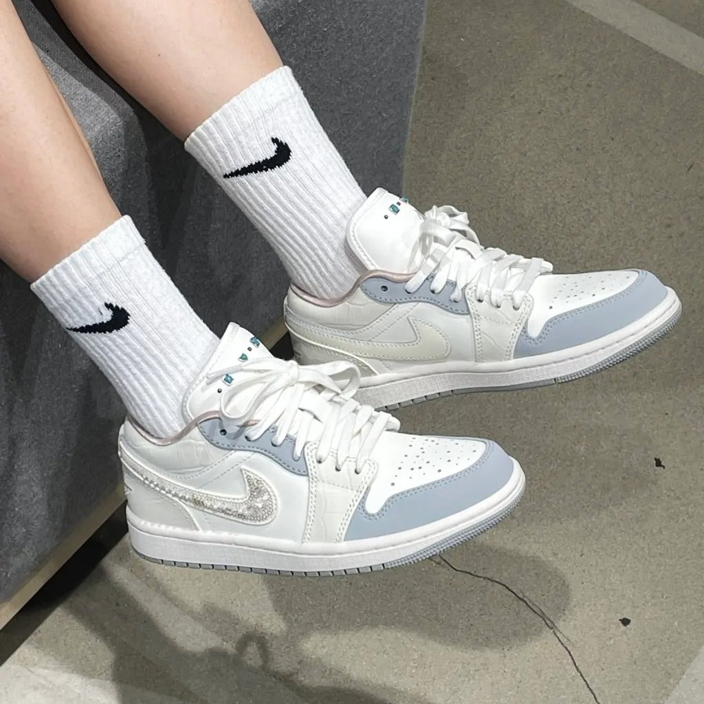 1806 - Giày Nike Air Jordan 1 Low Sail Soft Pearl IH7323-100 [HÀNG CHÍNH HÃNG]