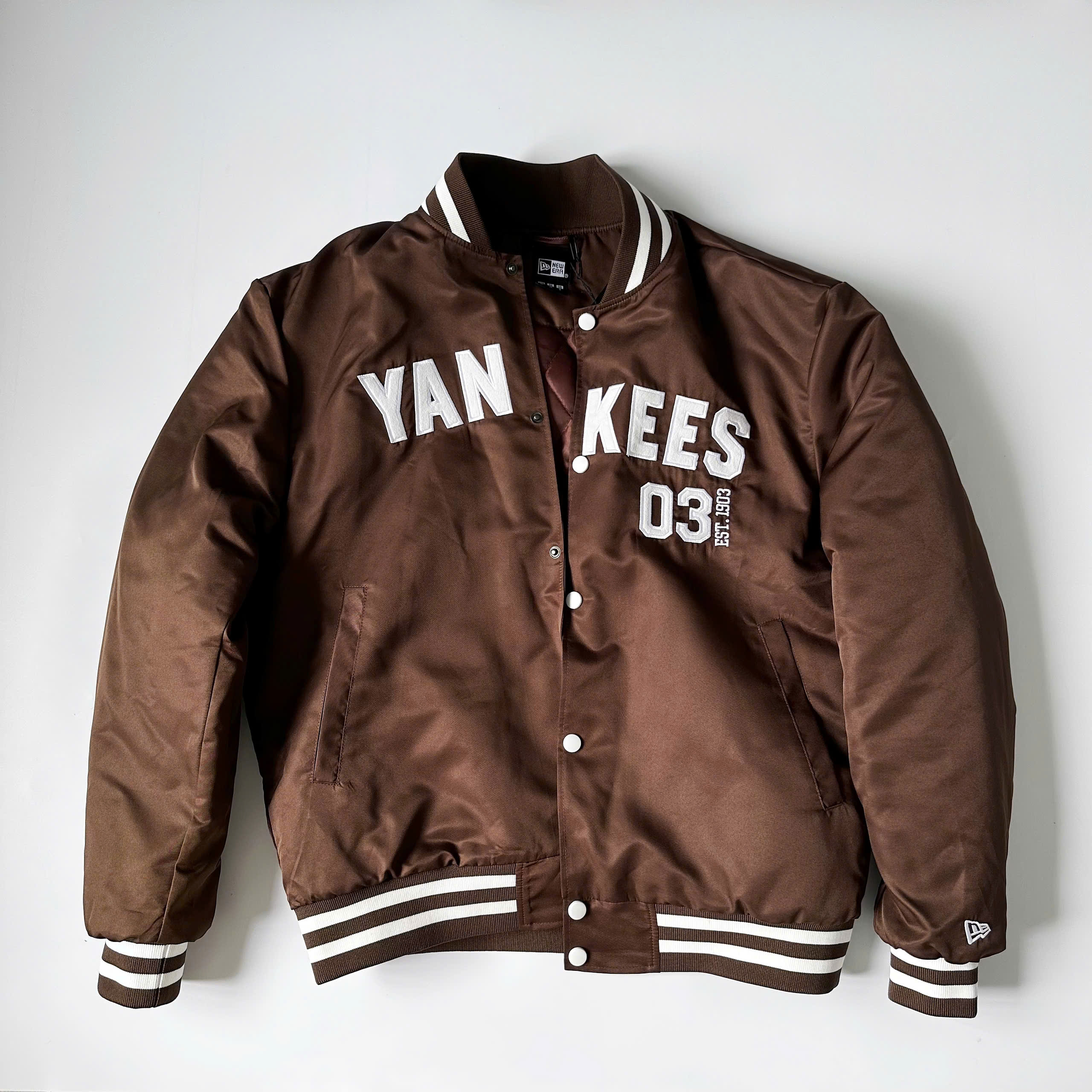 1831 - Áo Bomber New Era Yankees Nâu Chữ Trắng [HÀNG CHÍNH HÃNG]