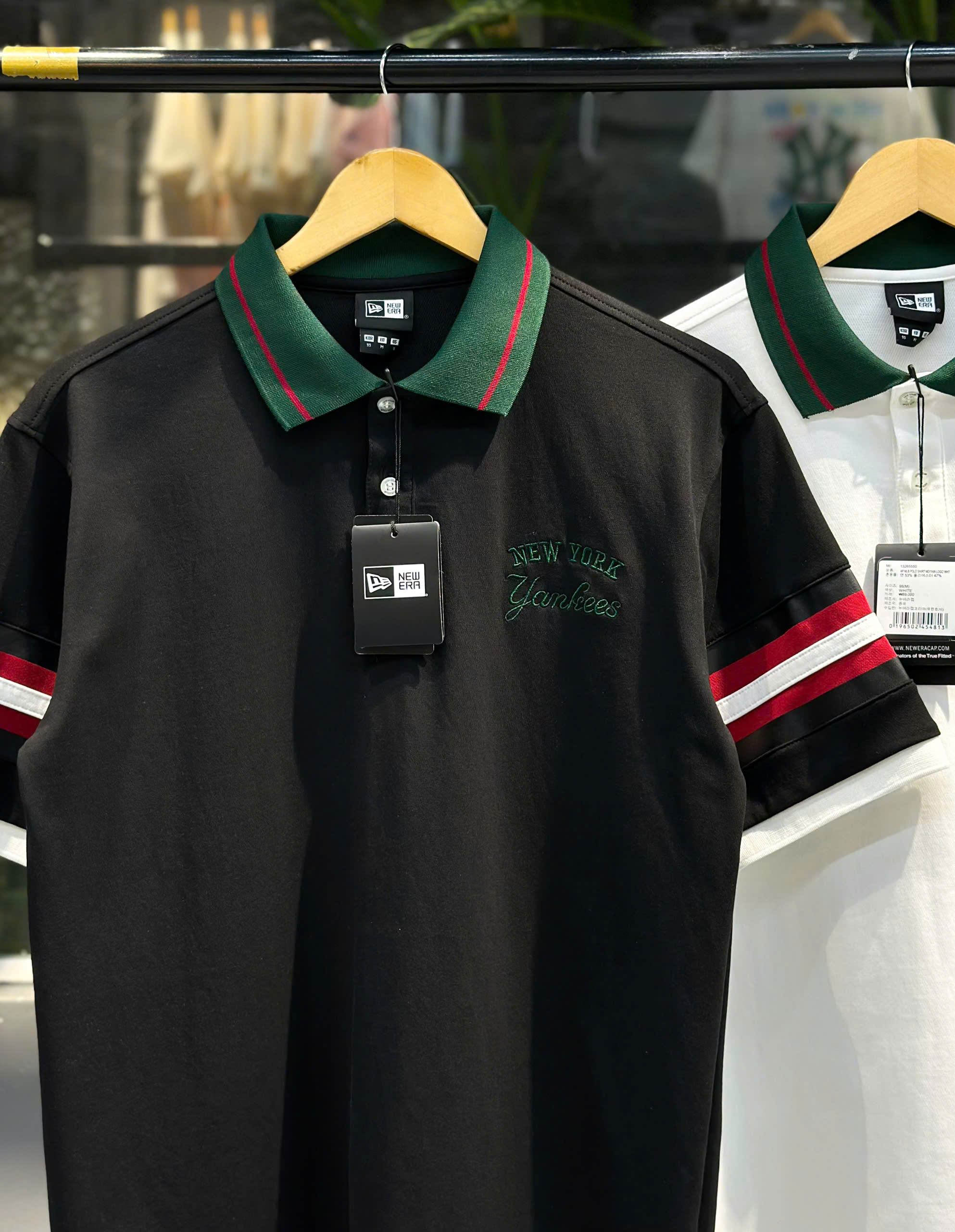 1883 - Áo New Era Polo NY Đen Cổ Xanh [HÀNG CHÍNH HÃNG]