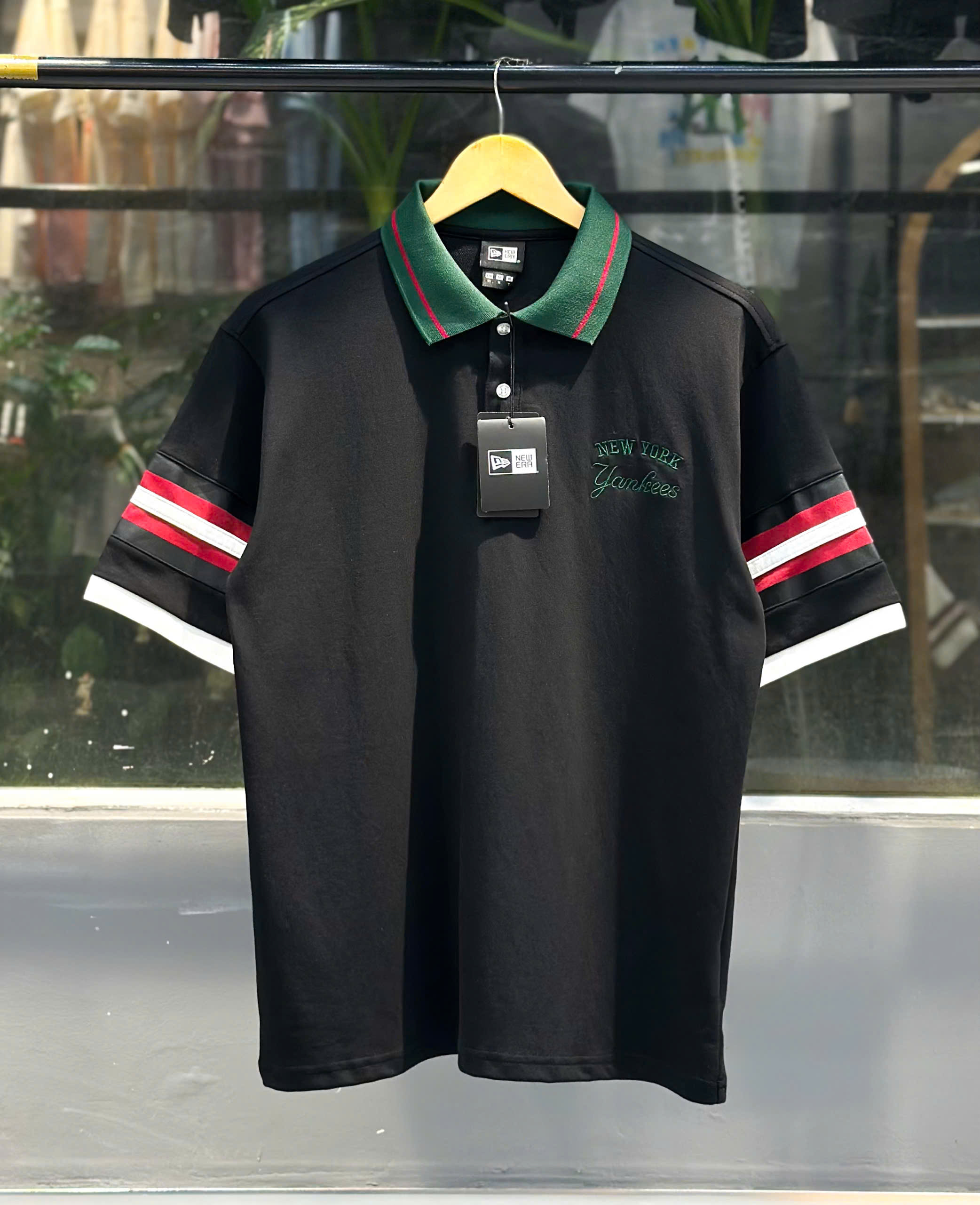 1883 - Áo New Era Polo NY Đen Cổ Xanh [HÀNG CHÍNH HÃNG]