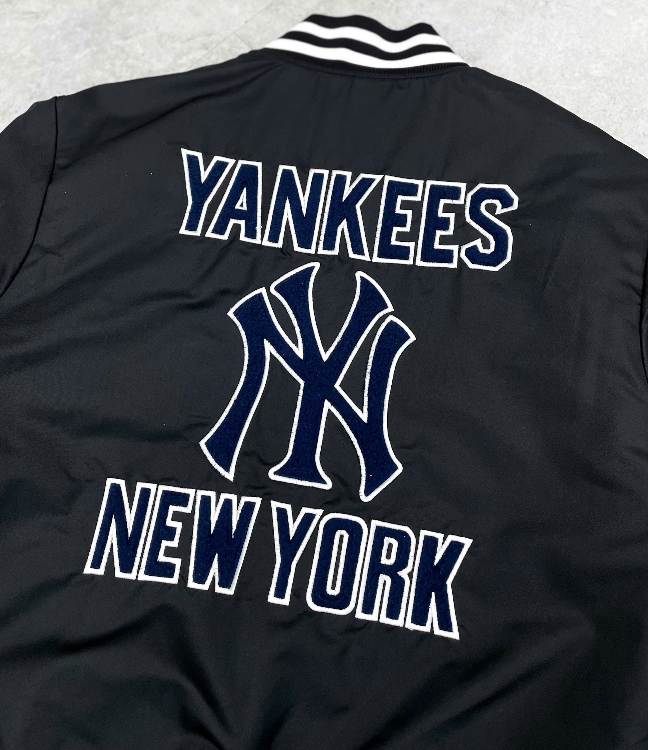 1914 - Áo Bomber New Era New York Yankees Đen Chữ Thêu Trắng [HÀNG CHÍNH HÃNG]
