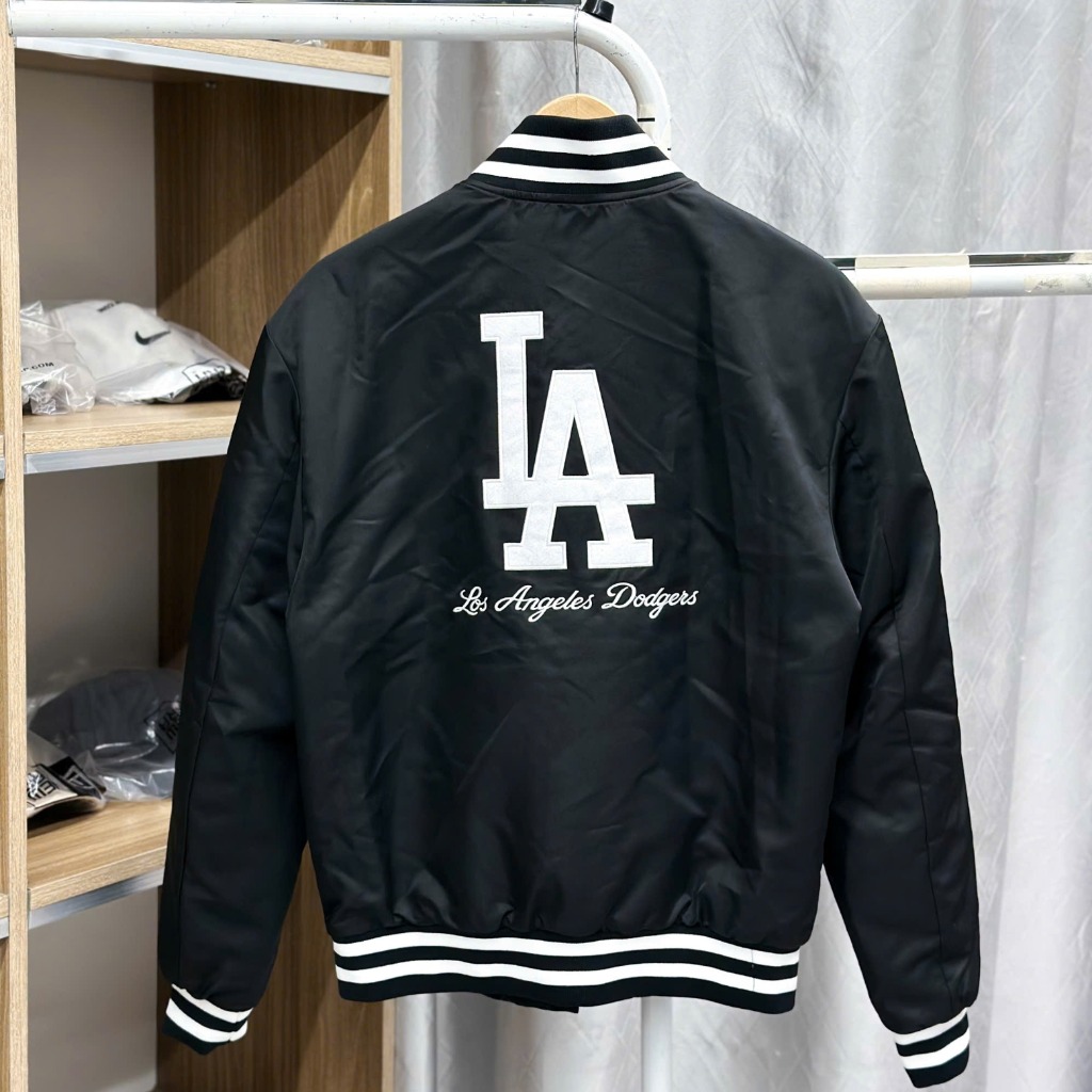 1917 - Áo Bomber New Era LA Big Logo Đen [HÀNG CHÍNH HÃNG]