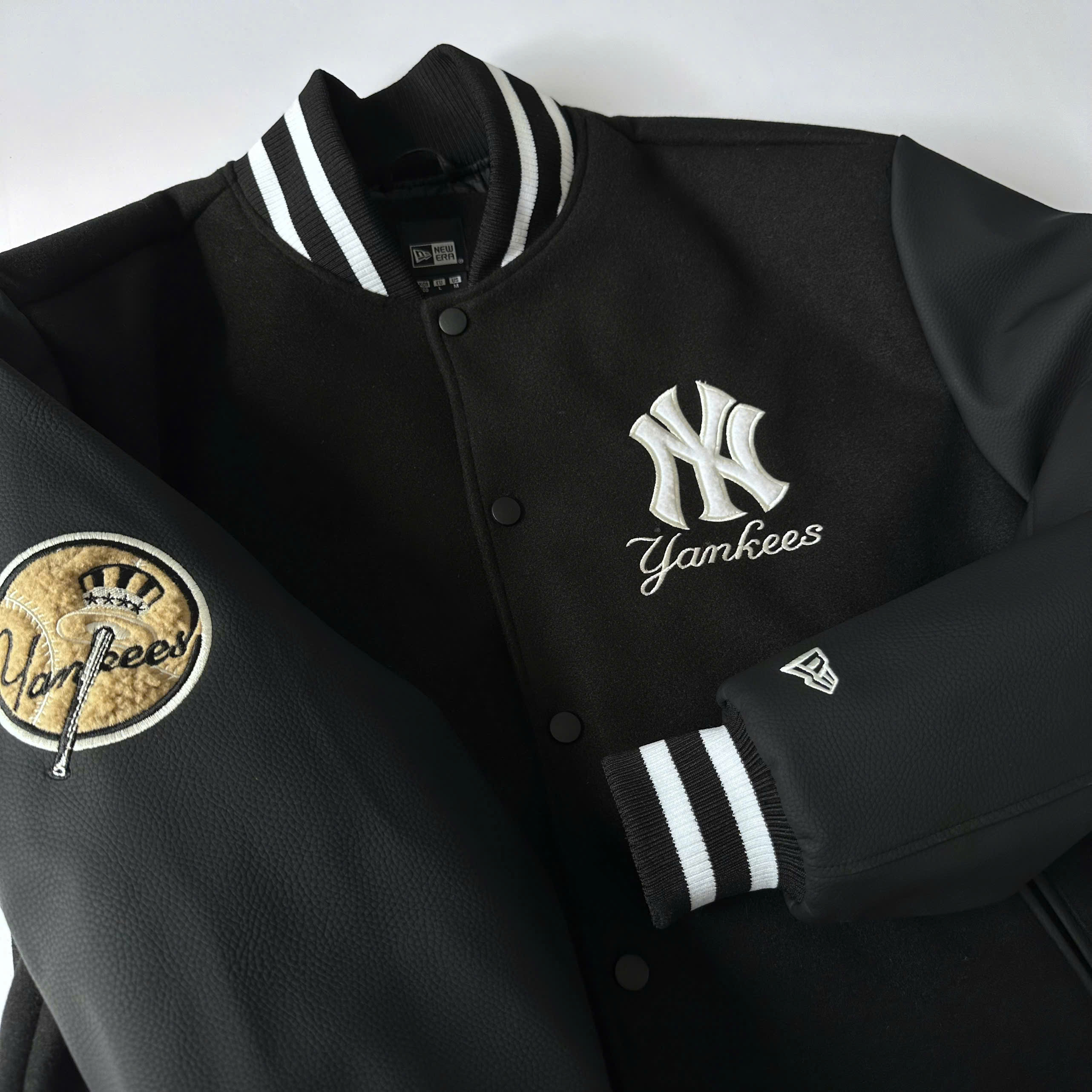 1931 - Áo Bomber Varsity New Era NY Yankee - Đen Logo Tròn [HÀNG CHÍNH HÃNG]