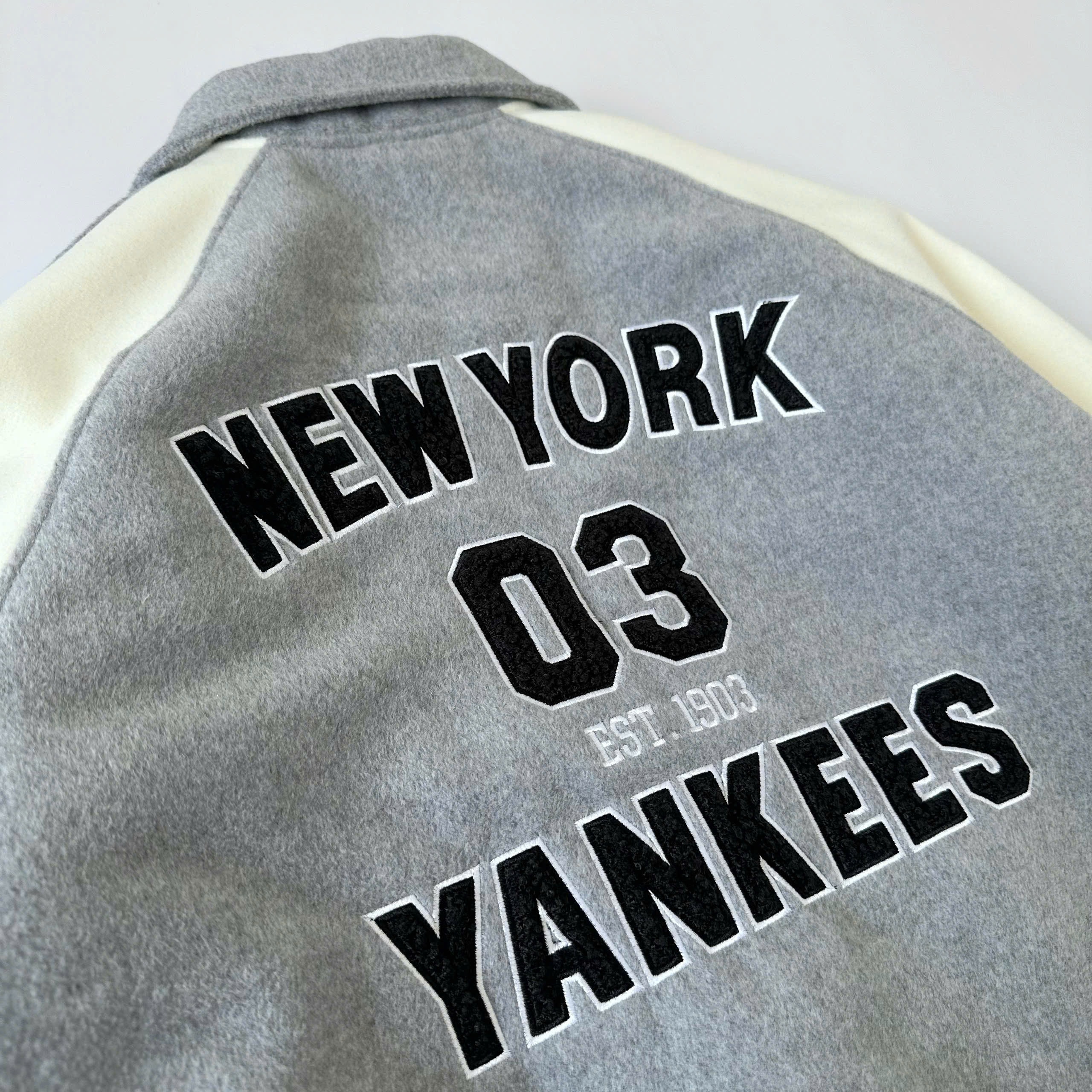 1971 - Áo Bomber New Era Nỉ New York Yankee - Xám Tay Trắng NY 03 [HÀNG CHÍNH HÃNG]