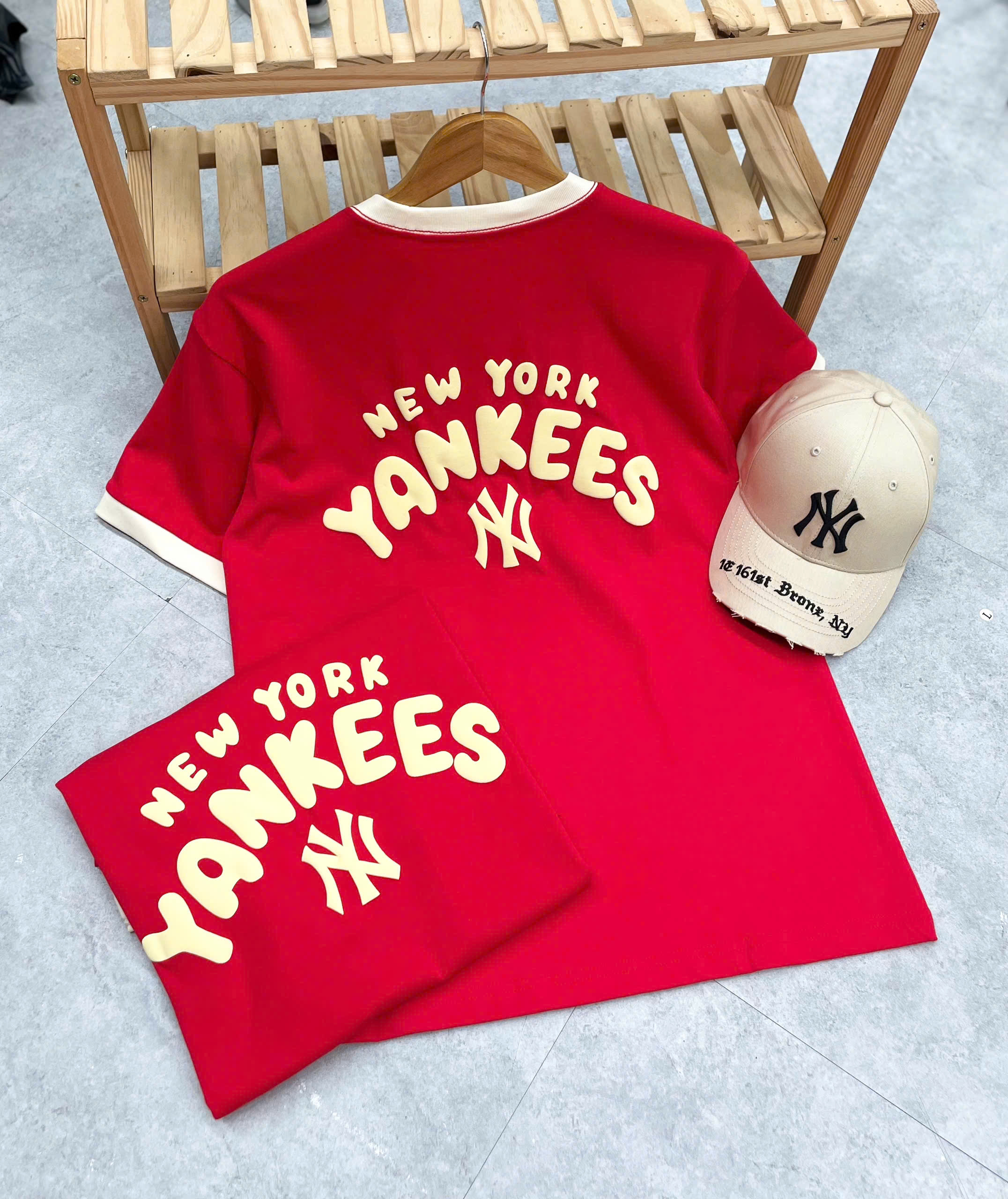 1992 - Áo New Era NY New York Yankess Đỏ Noel [HÀNG CHÍNH HÃNG]