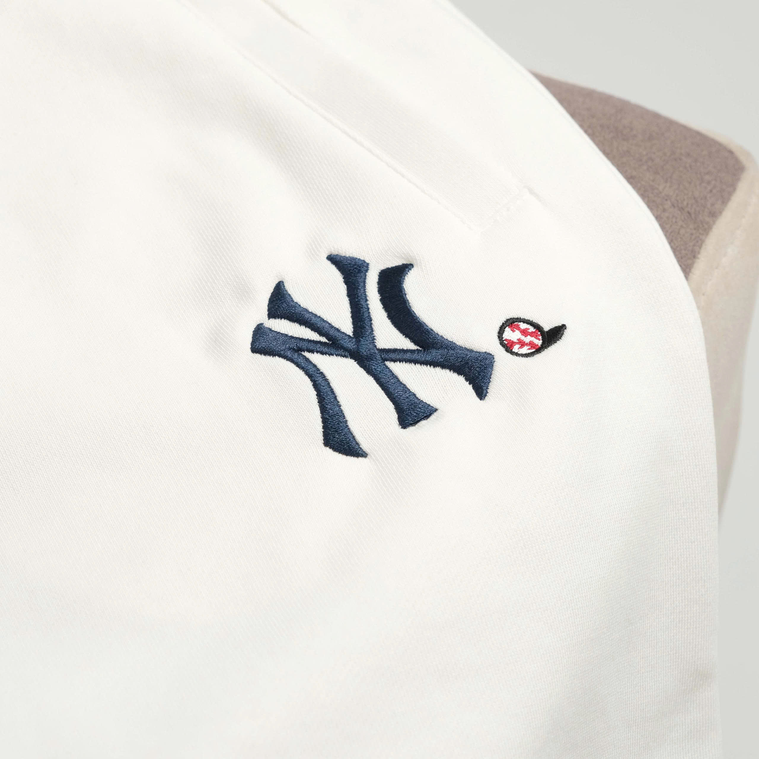 2069 - Quần New Era LA Baseball Mini Trắng [HÀNG CHÍNH HÃNG]