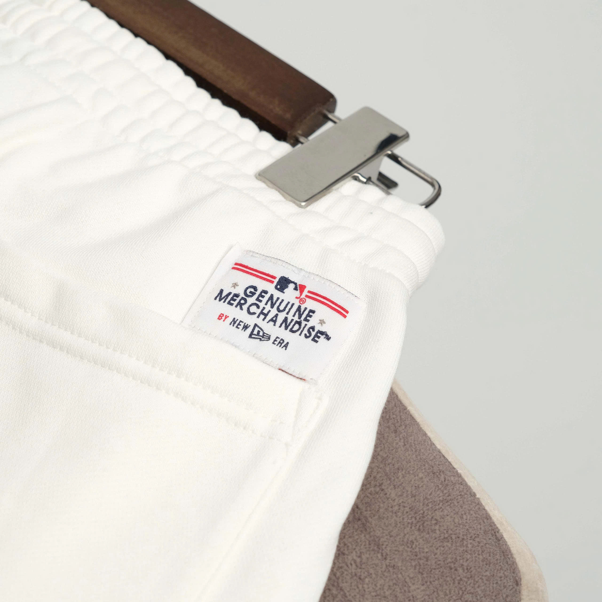 2069 - Quần New Era LA Baseball Mini Trắng [HÀNG CHÍNH HÃNG]