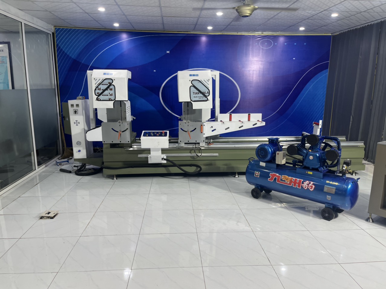 Máy cắt nhôm hai đầu A450