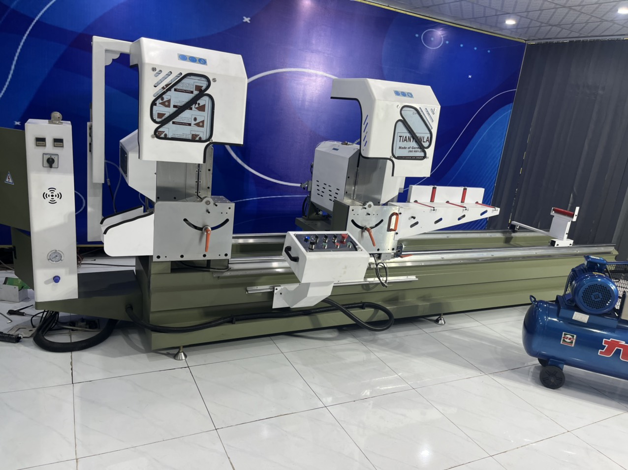 Máy cắt nhôm hai đầu A450