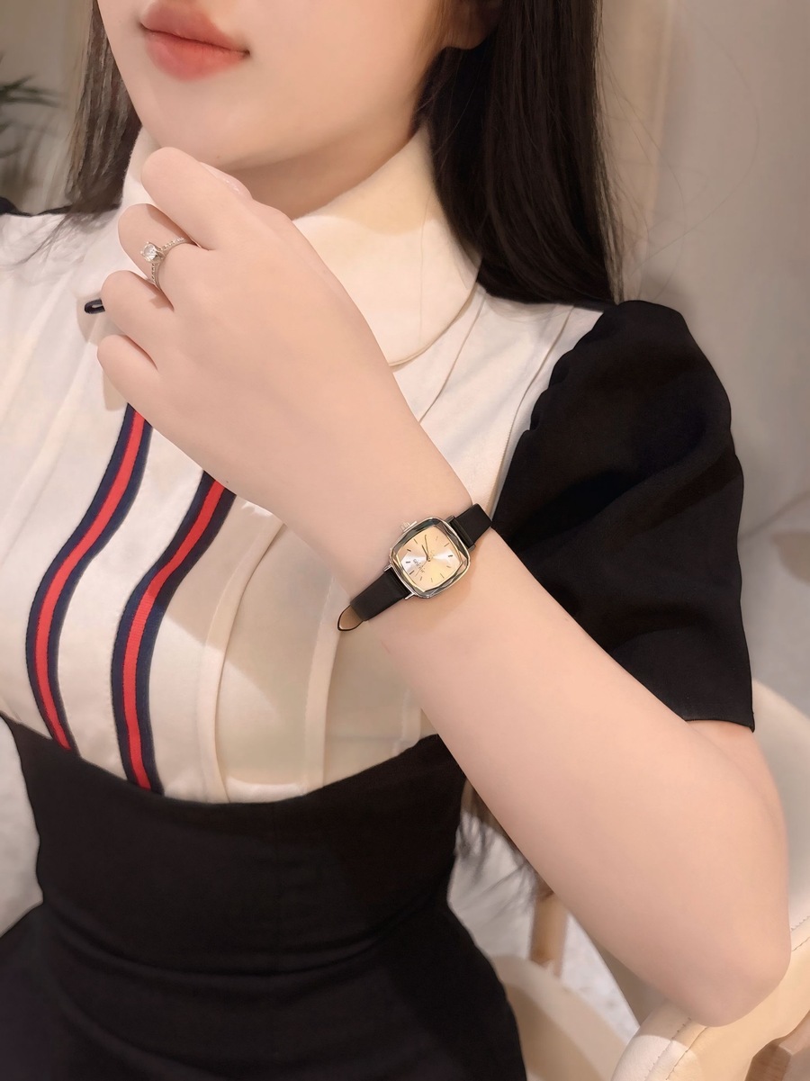 Combo Đồng Hồ Nữ JA-1148F +Vòng Tay JULUS JSB02