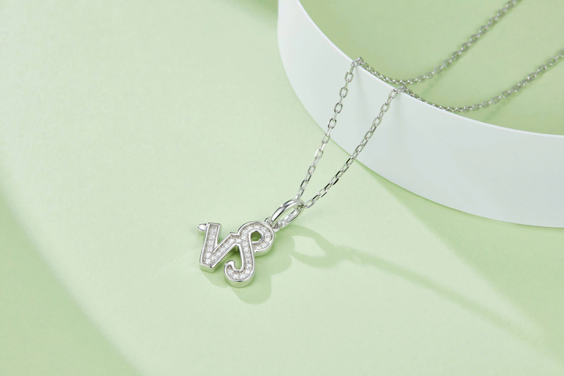 Dây Chuyền ESME ESHK0087 Capricorn Kim Cương Đá Moissanite Bạc 925 Xi Kim 5 lớp
