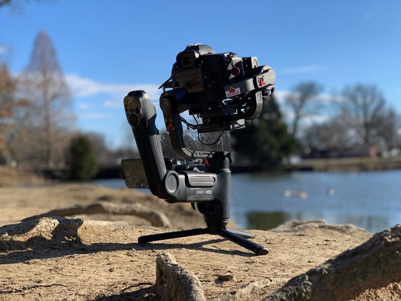 Gimbal là gì? Bạn có nên mua gimbal cho máy ảnh và điện thoại?