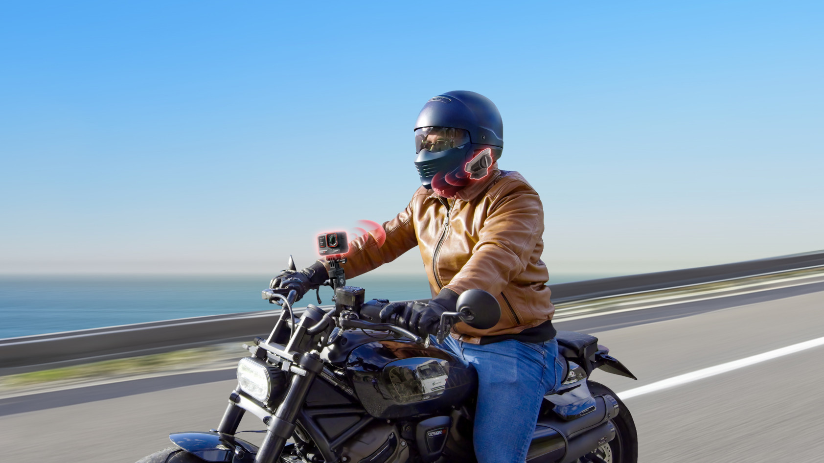 Camera hành động tương thích với tai nghe mũ bảo hiểm | Insta360 Ace & Insta360 Ace Pro