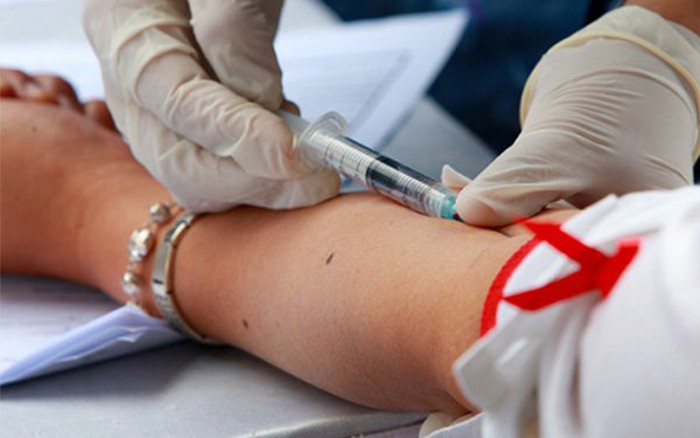 Có Nên Làm Tình Trong Bể Bơi Không? Những Nguy Cơ Và Lưu Ý Cần Biết