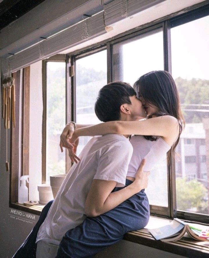 Chemistry Là Gì? Bí Mật “Phản Ứng Hóa Học” Trong Tình Yêu