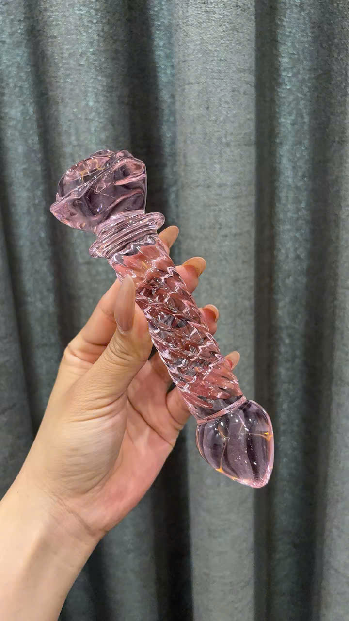 Dildo Thủy Tinh Hoa Hồng Trong Suốt Xoắn Nghệ Thuật Cao Cấp