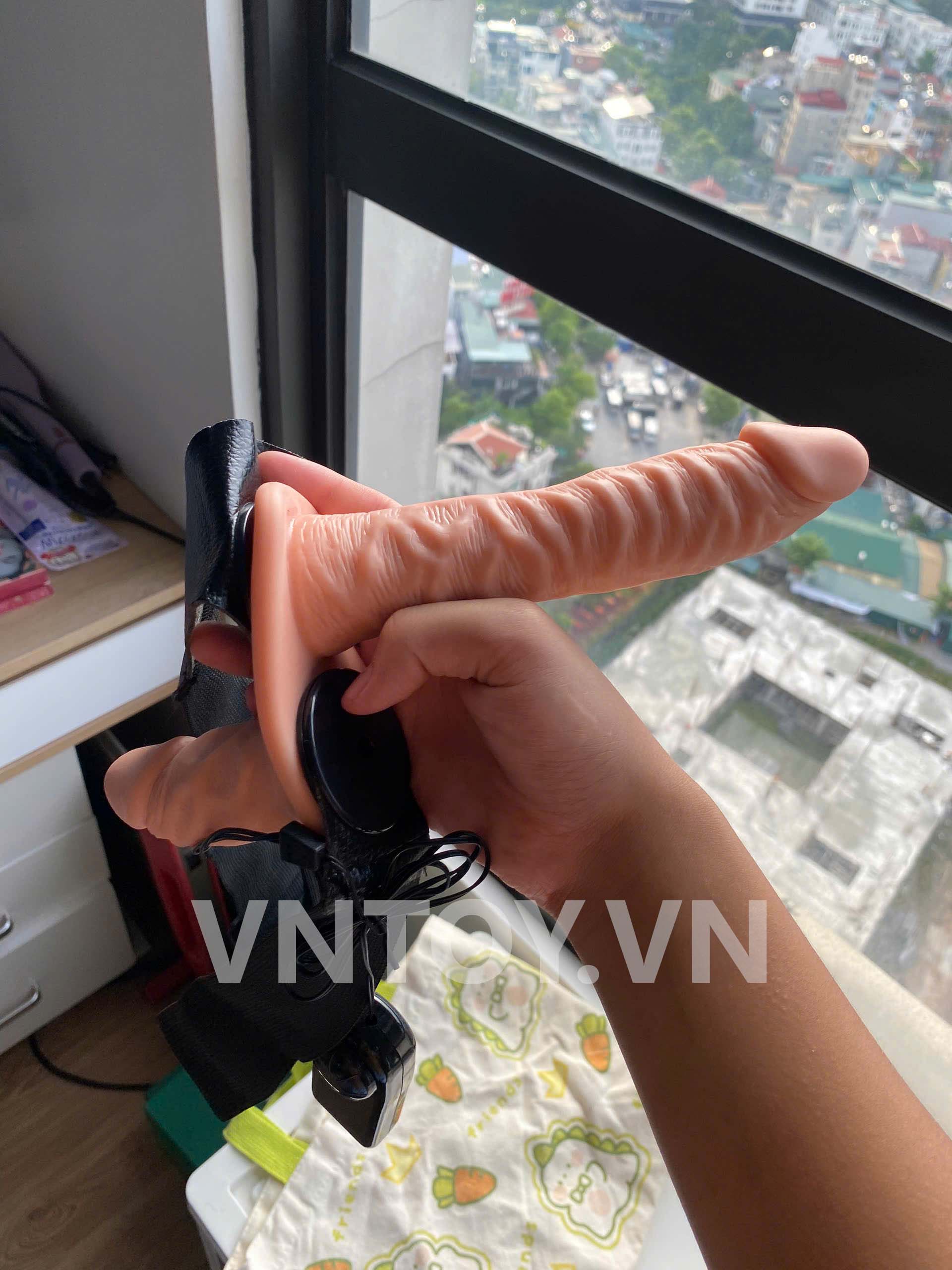 Dương vật giả đeo hông 2 đầu có rung – Double Strap-On Baile