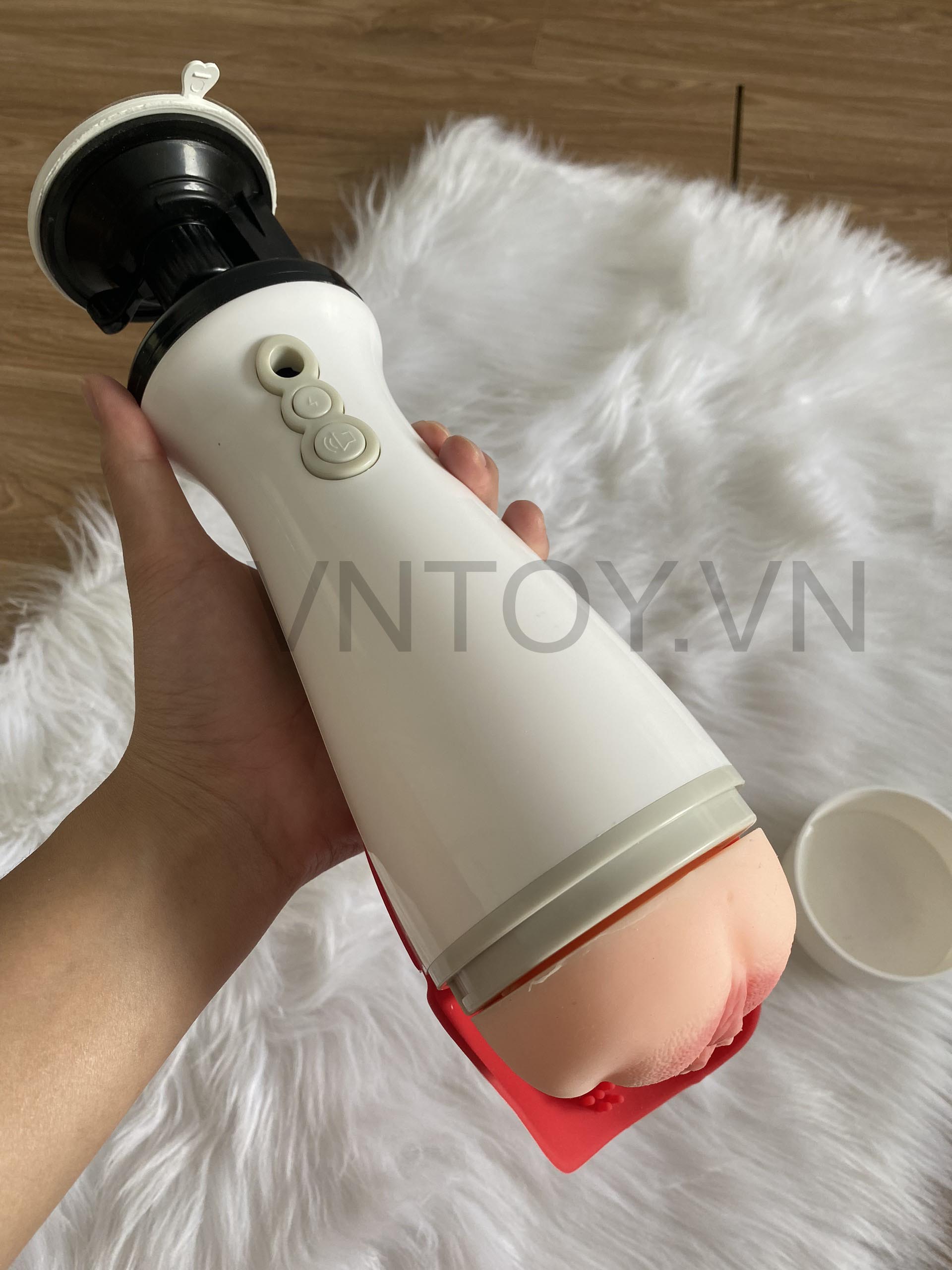 Cốc thủ dâm gắn tường tự động liếm dương vật rên la