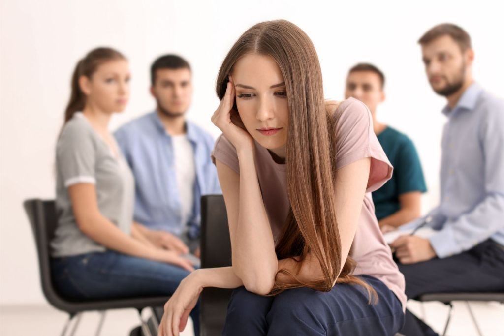 Người hướng nội là gì? Tính cách, ưu nhược điểm của người hướng nội