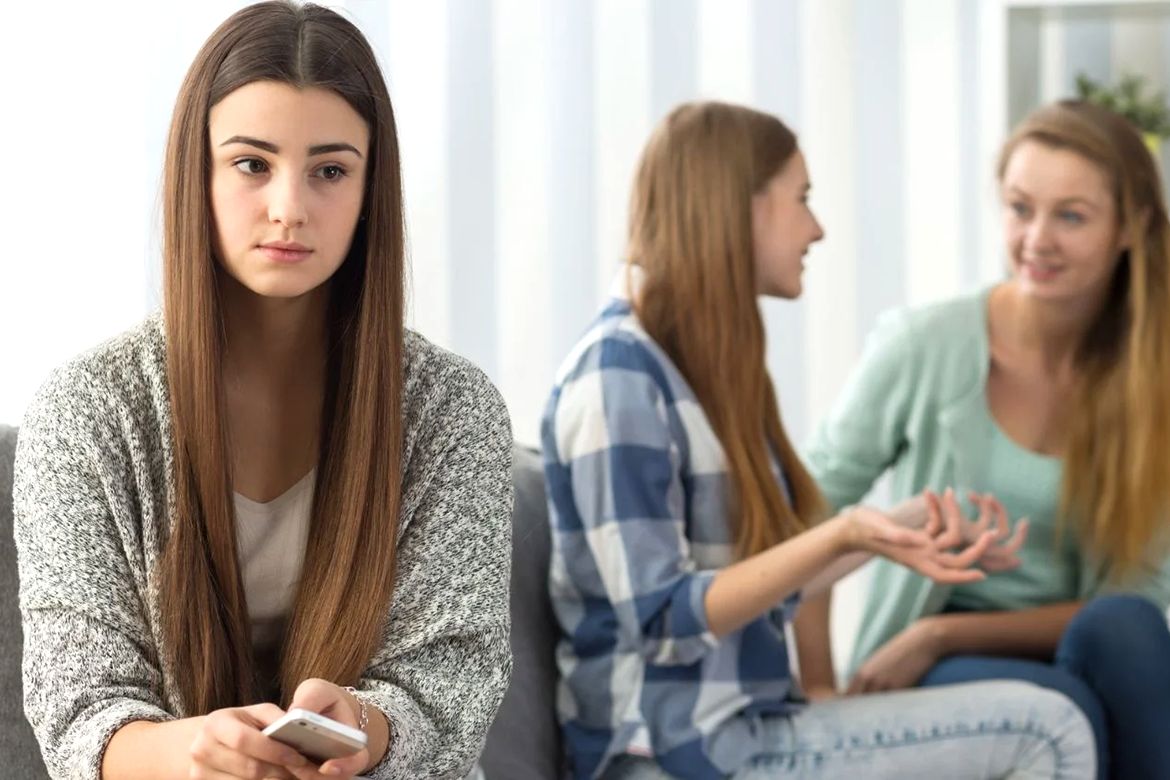 Người hướng nội là gì? Tính cách, ưu nhược điểm của người hướng nội