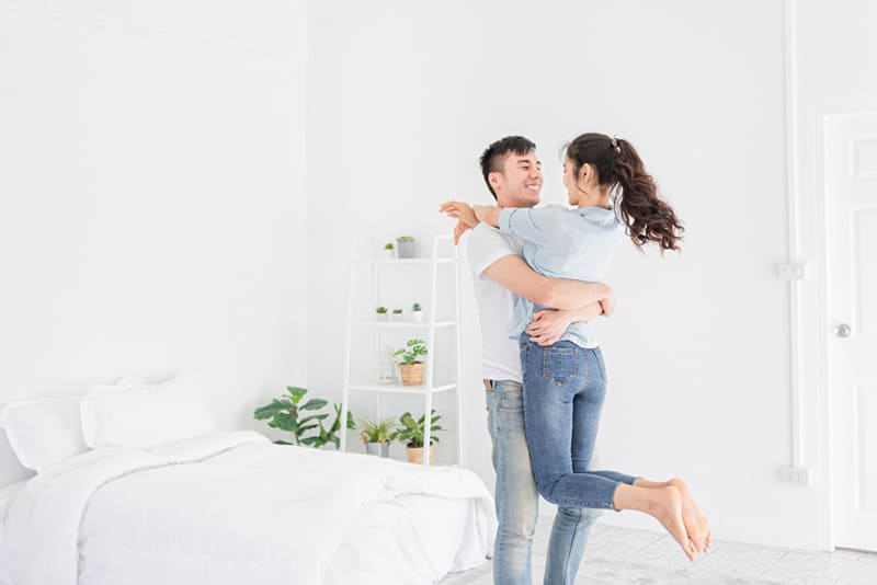 Nhu Cầu Sinh Lý Là Gì? Thay Đổi Theo Tuổi Tác Và Cách Cân Bằng Hiệu Quả