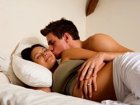Quan Hệ Khi Mang Thai Có Ảnh Hưởng Gì Không? An Toàn Hay Nguy Hiểm?