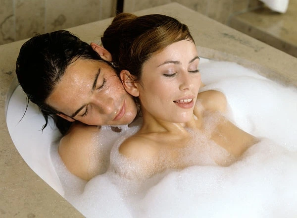 Quan Hệ Xong Để Bao Lâu Thì Rửa? Cách Vệ Sinh An Toàn Sau Quan Hệ