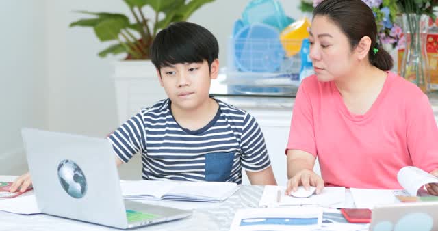 Vì Sao Cần Dạy Trẻ Về Bao Cao Su Từ Sớm? Góc Nhìn Khoa Học Và Tâm Lý