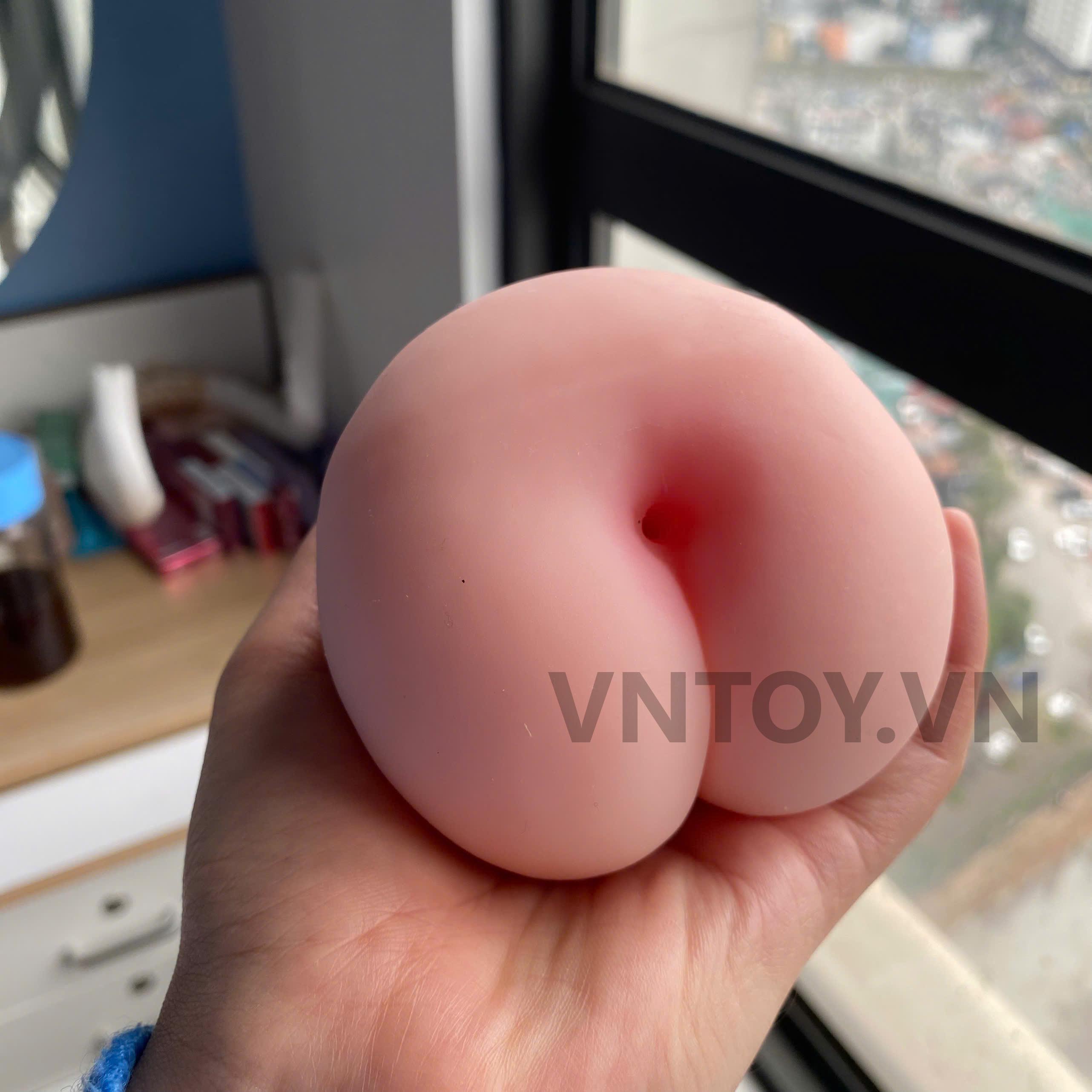 Vú giả đào tiên hồng hào có lỗ hậu môn mềm mại