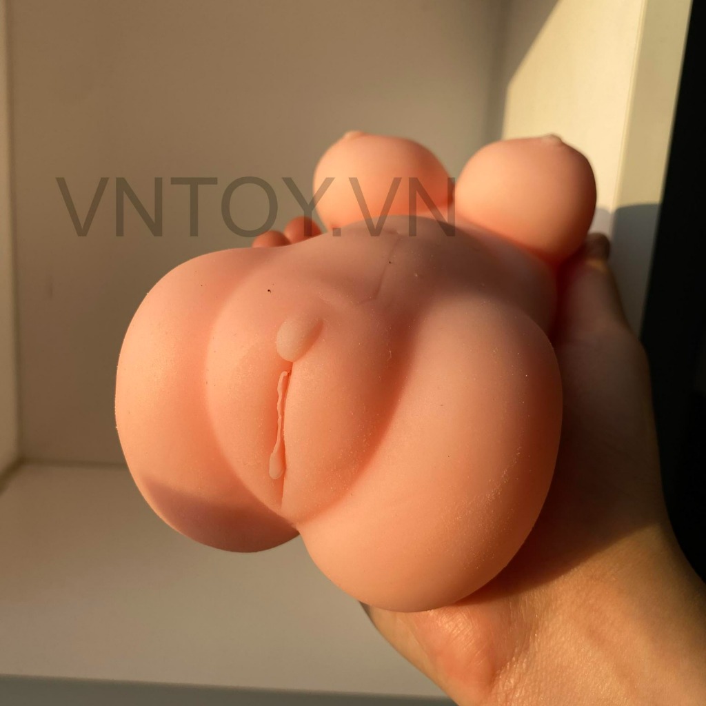 Âm đạo giả cầm tay có vú