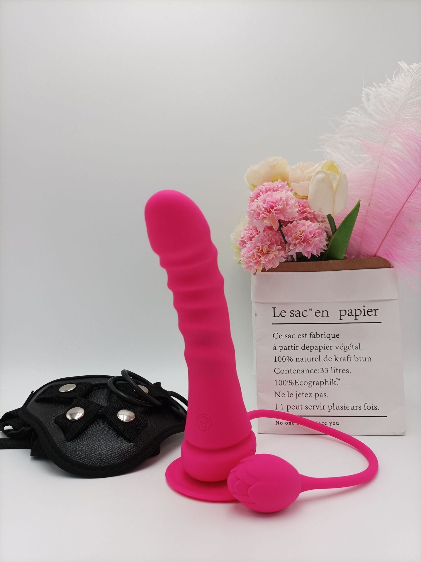 Dildo Les Đeo Hông Có Rung Điều Khiển Bluetooth Qua App