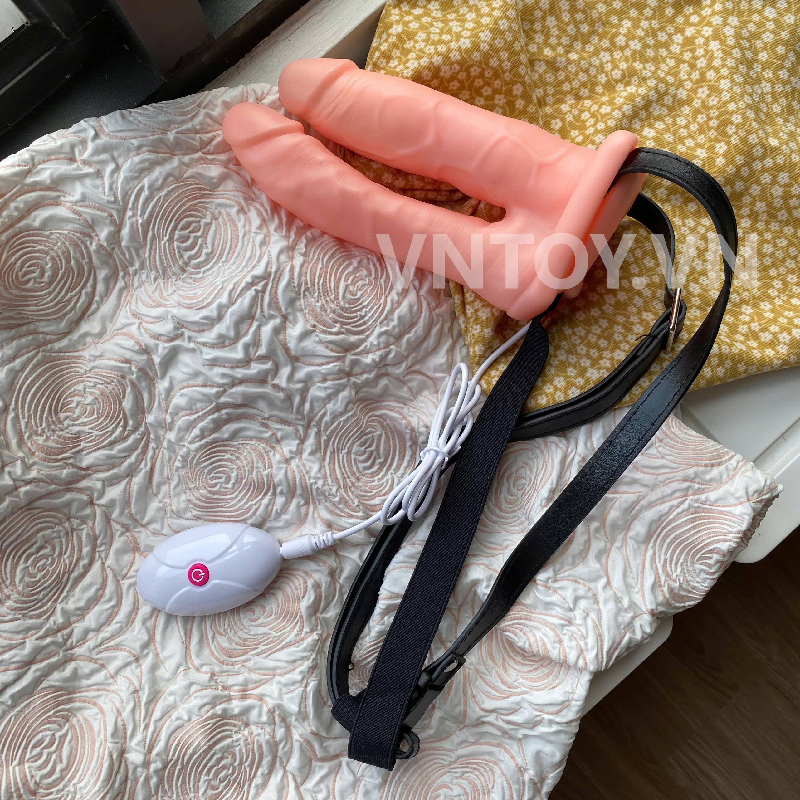 Dương vật giả đeo hông 2 đầu hollow rung 10 chế độ Lovetoy – đồ chơi tình dục cặp đôi