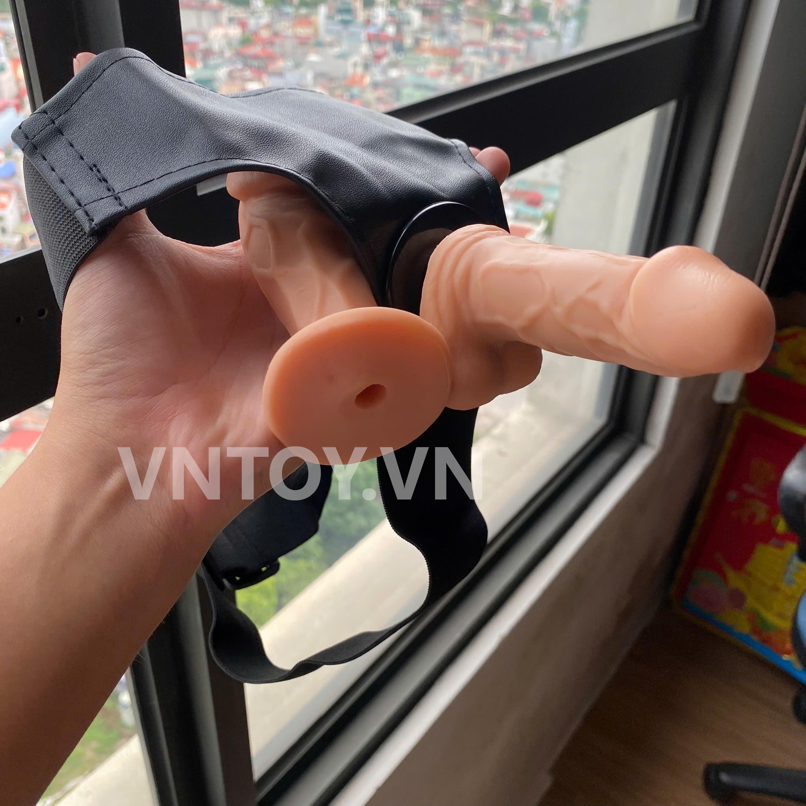 Dương vật giả đeo hông Jessica Strap-On kèm dây đai điều chỉnh