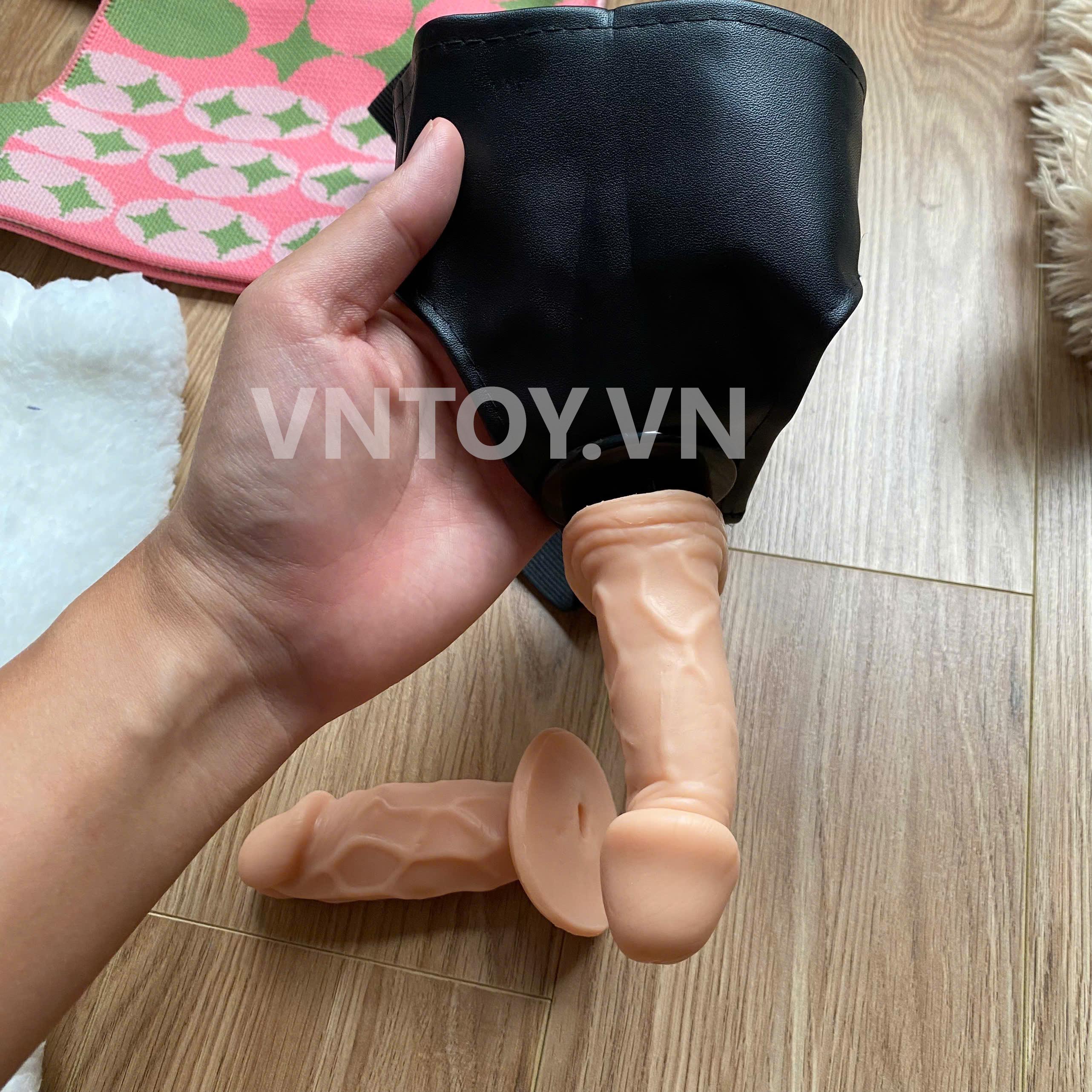 Dương vật giả đeo hông Jessica Strap-On kèm dây đai điều chỉnh