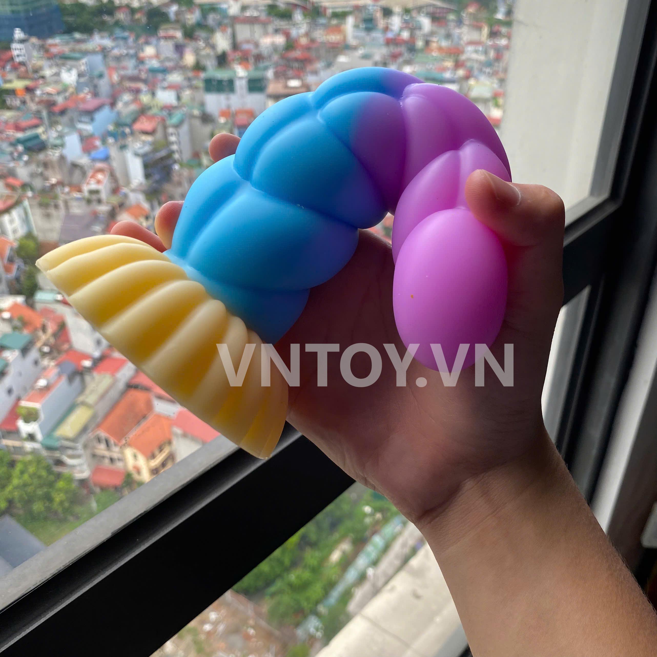 Dương vật giả fantasy silicon mềm mịn hình dáng sừng kỳ lân hoa bầu màu sắc sặc sỡ
