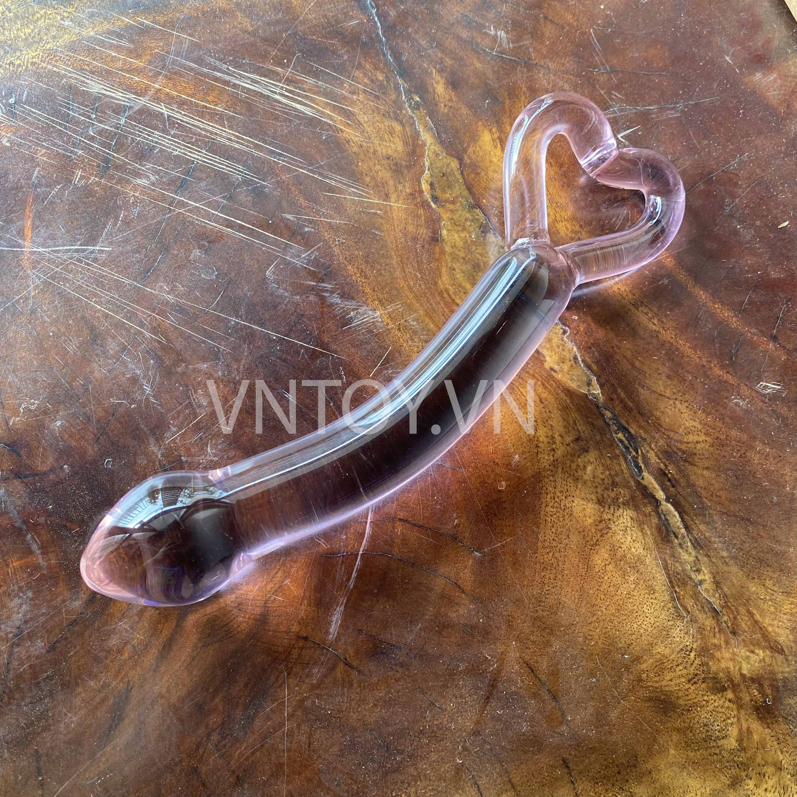 Dương vật giả pha lê cao cấp gắn hậu môn tay cầm trái tim