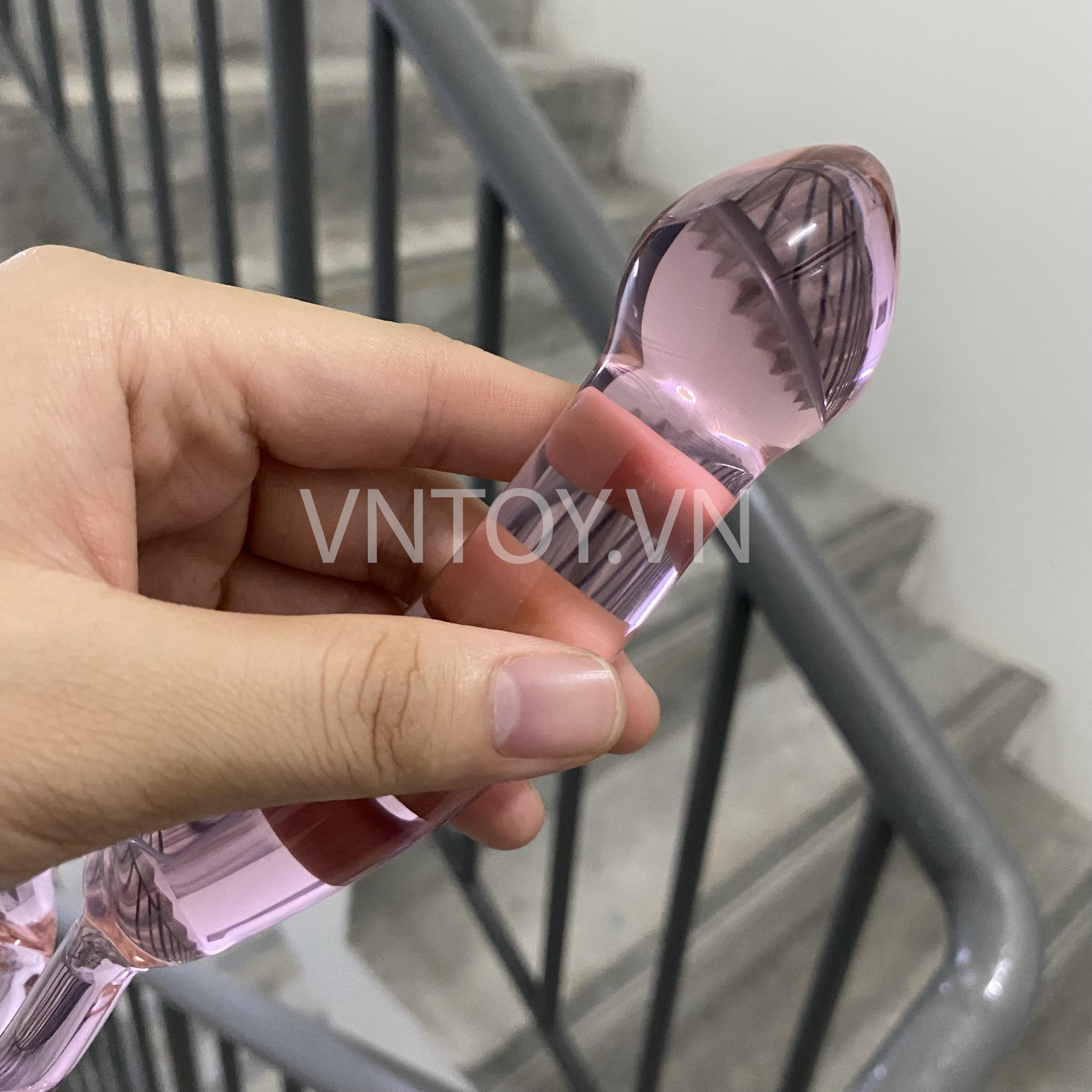 Dương vật giả pha lê cao cấp gắn hậu môn tay cầm trái tim