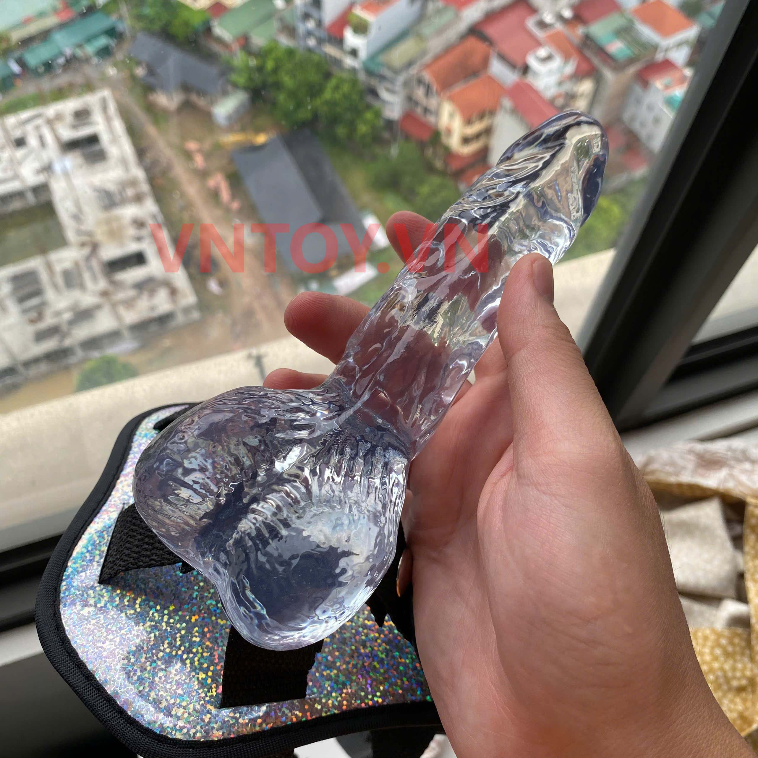 Dương vật giả silicon trong suốt có dây đeo kim tuyến dễ tháo lắp