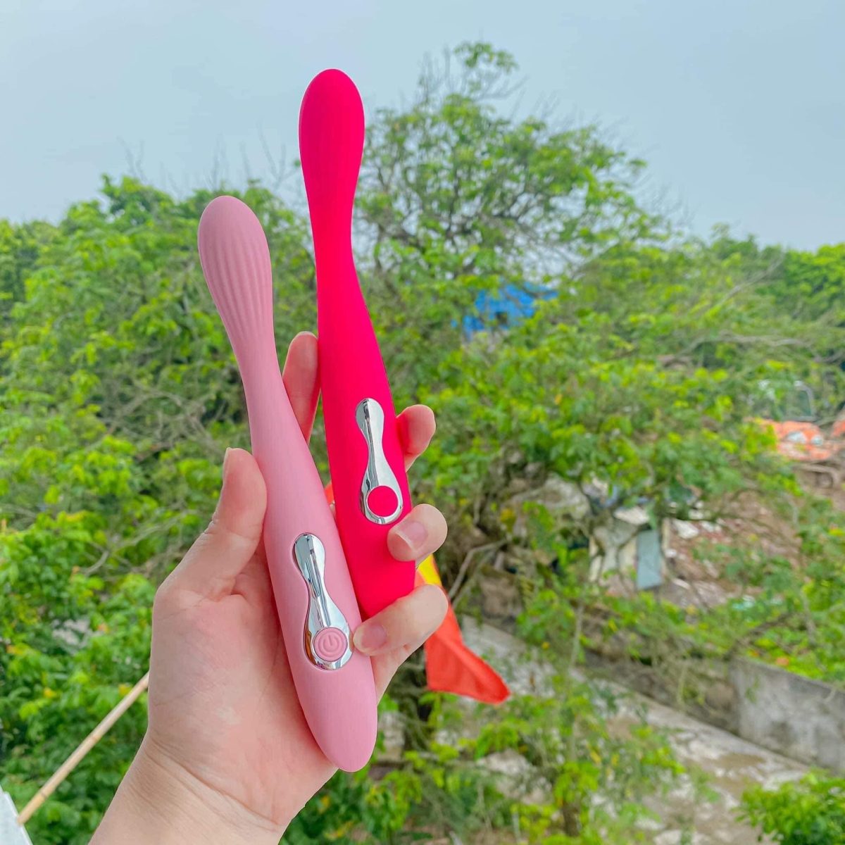 Máy Rung Kích Thích Điểm G Nữ Cao Cấp Đa Chế Độ Êm Ái Và Mạnh Mẽ