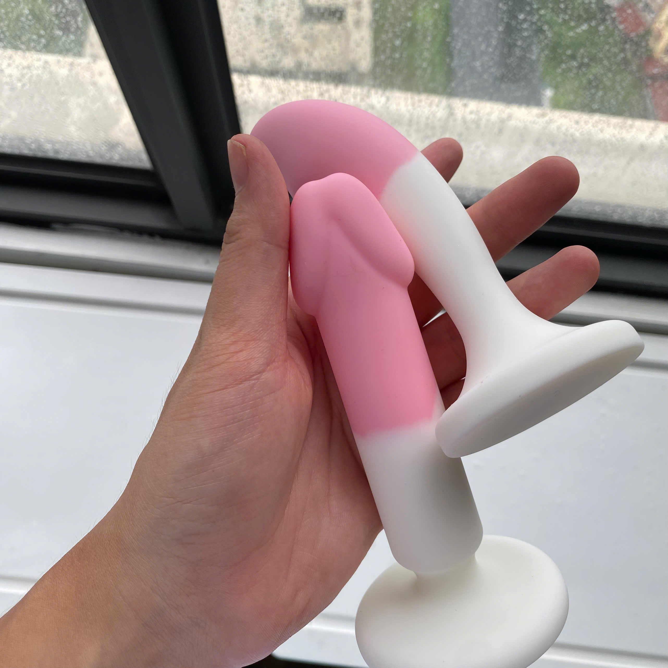 Plug Hậu Môn Wikish Hồng Gradient Silicon Mềm Mại