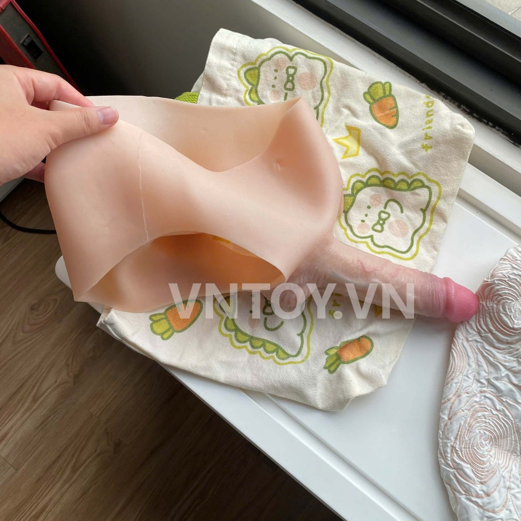 Quần gắn dương vật giả Silicon ôm toàn bộ mông màu da người chân thật