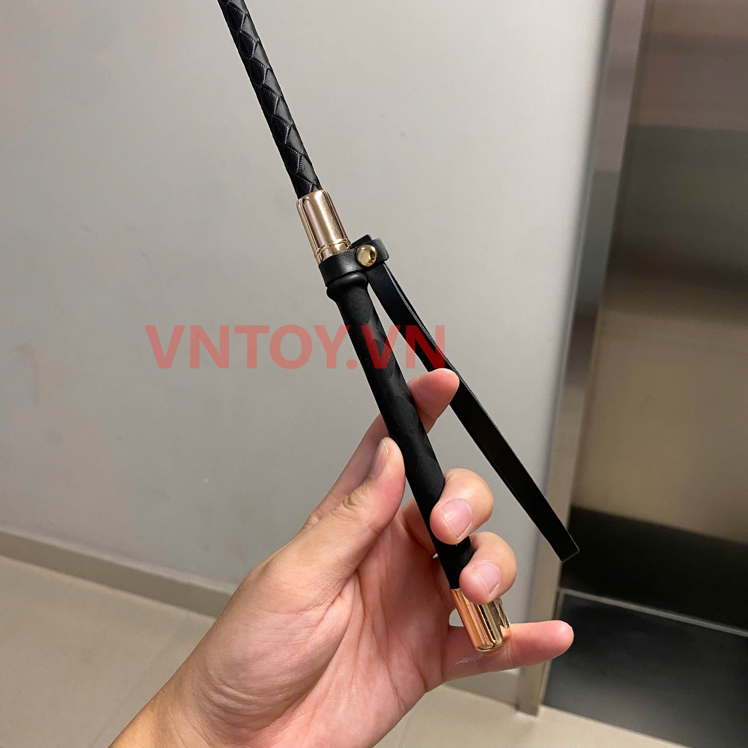 Roi da tình thú phong cách quất ngựa – đồ chơi BDSM nhập vai quyền lực