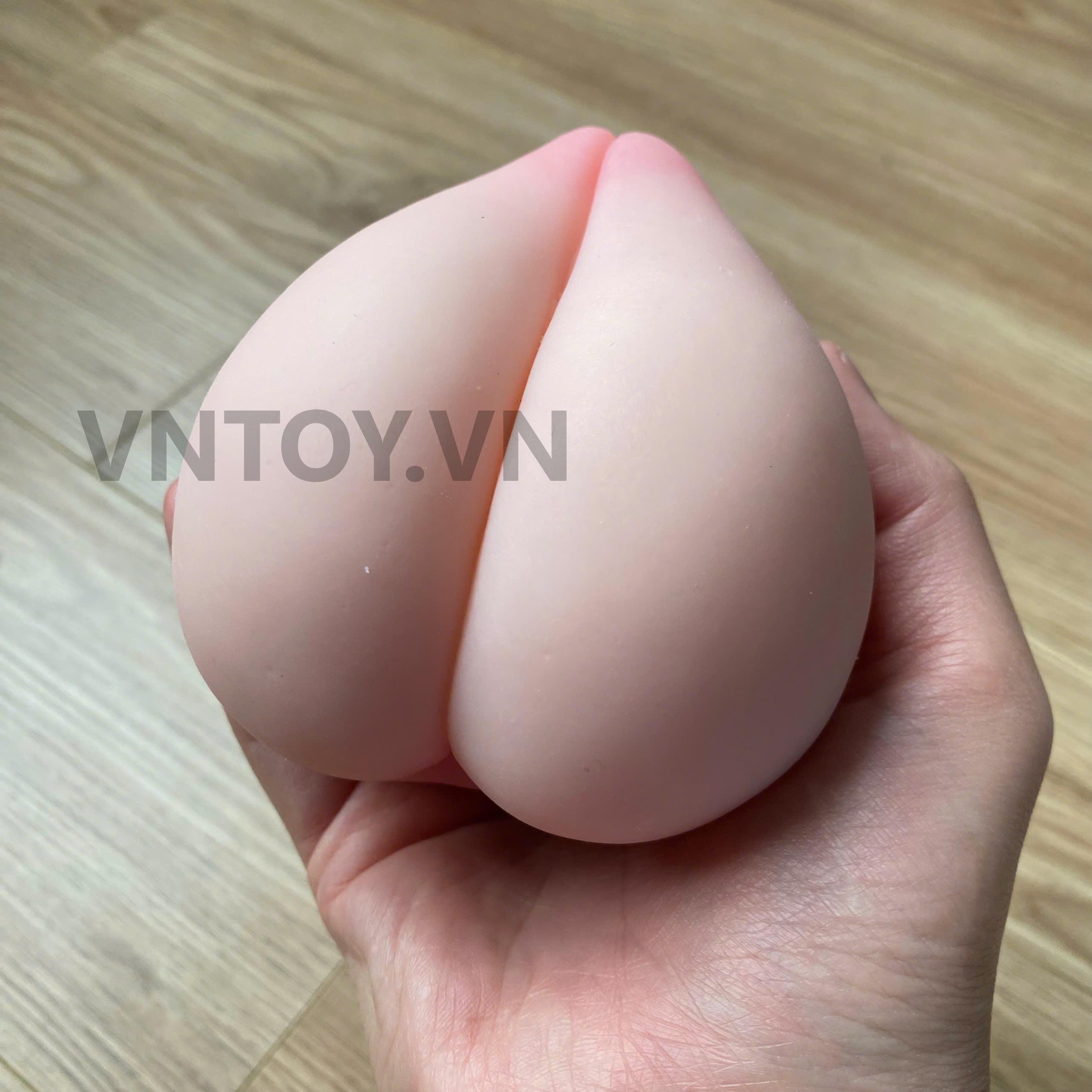 Vú giả đào tiên hồng hào có lỗ hậu môn mềm mại