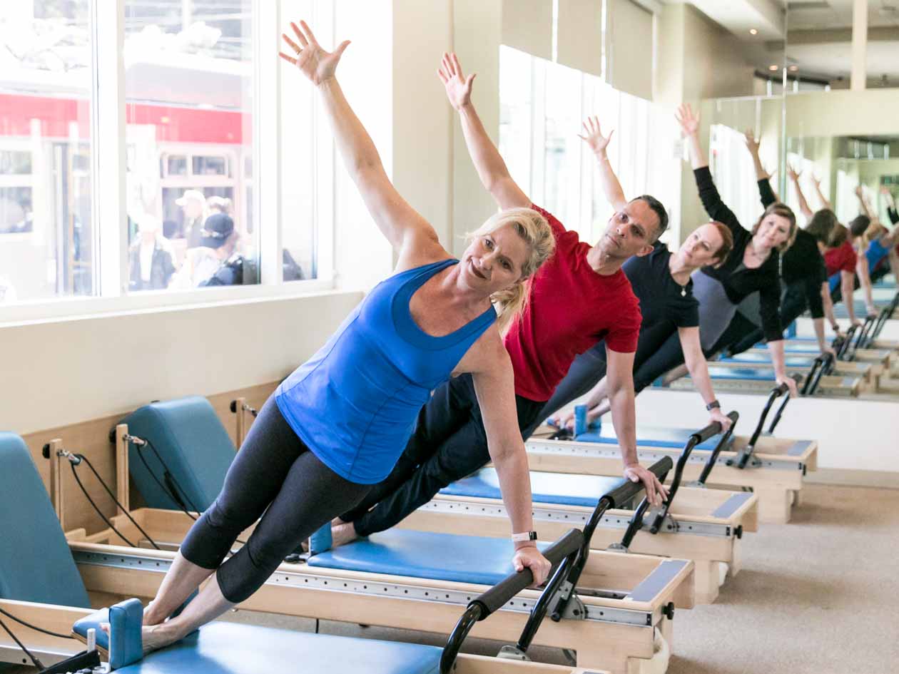 Máy tập Pilates hỗ trợ quá trình tập luyện diễn ra dễ dàng