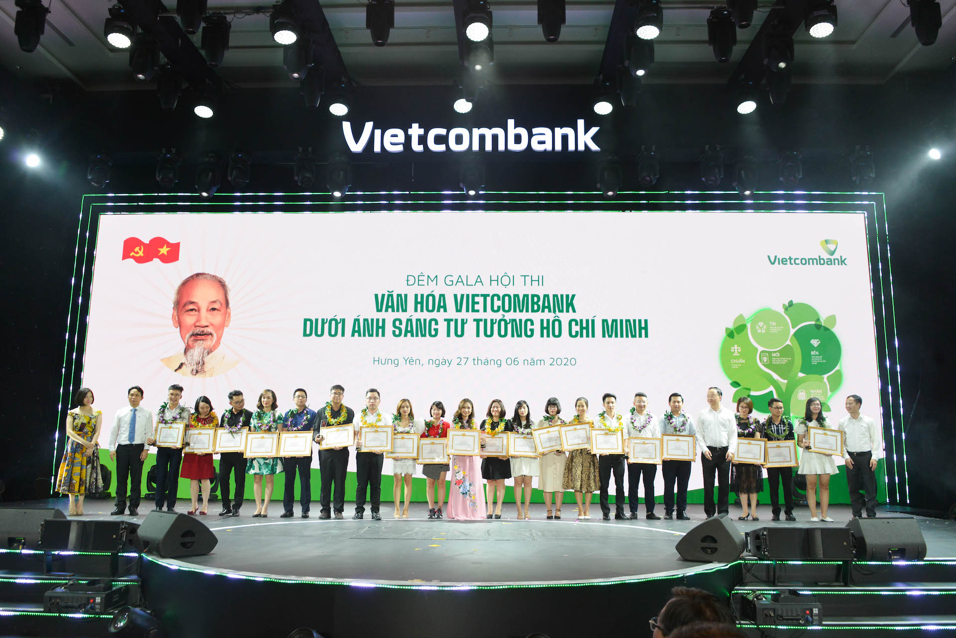 Chuyển hóa các giá trị văn hóa vào quản trị doanh nghiệp và thúc đẩy sự phát triển ngành công nghiệp văn hóa
