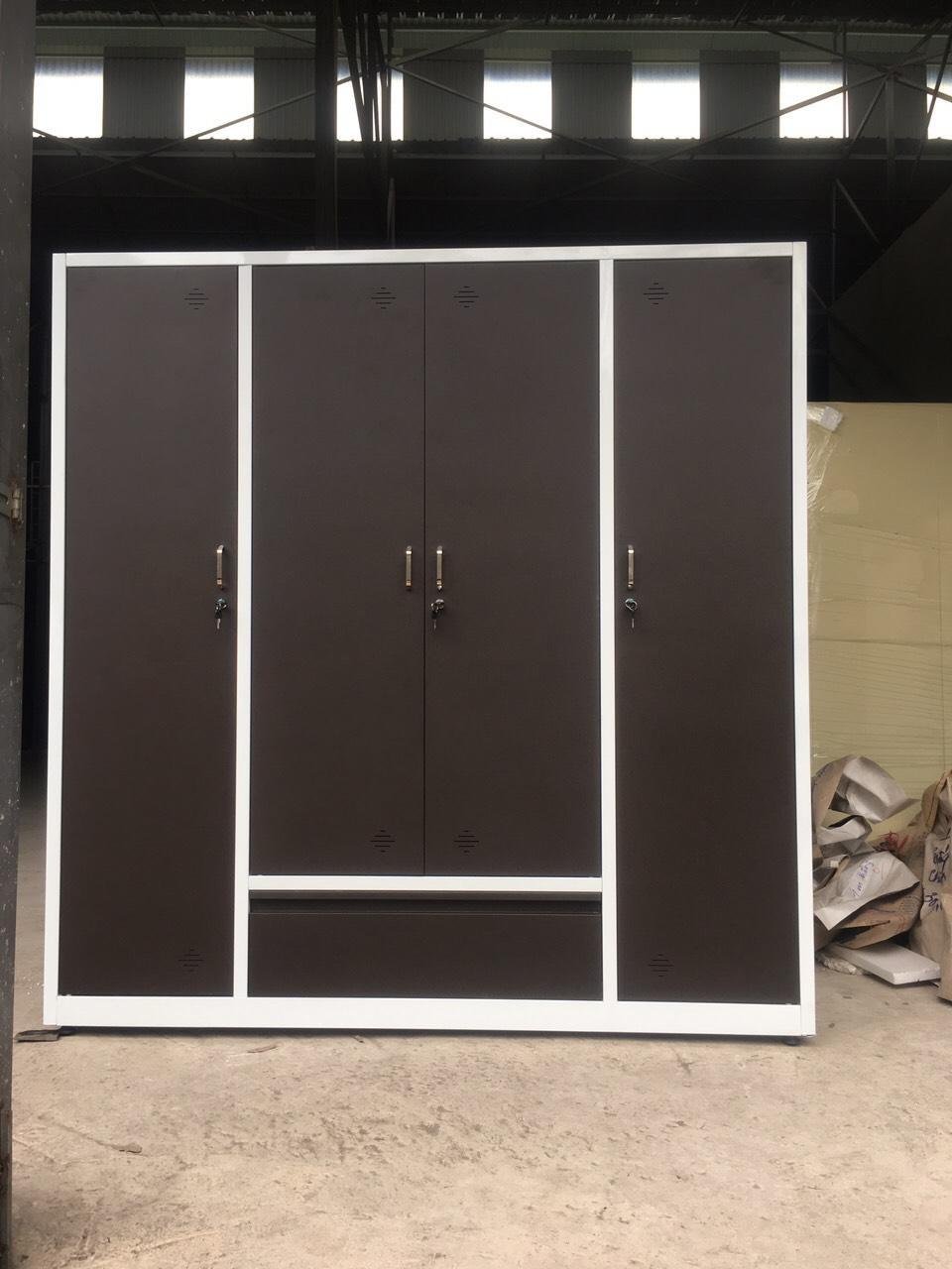 Tủ sắt sơn tĩnh điện 3 cánh L1350 x W500 x H1850mm, Màu cà phê