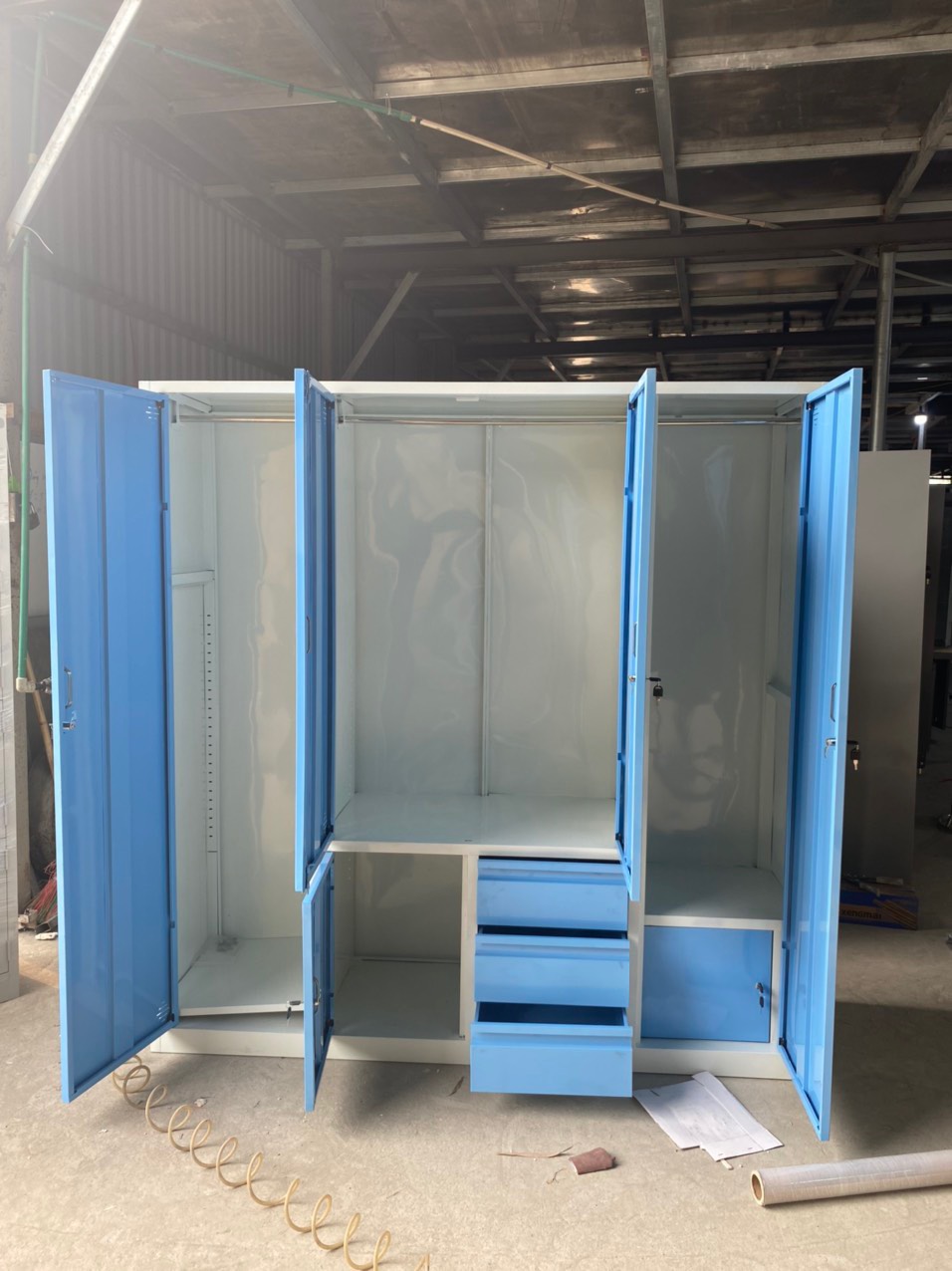 Tủ quần áo sắt sơn tĩnh điện 3 cánh L1350 x W450 x H1830mm