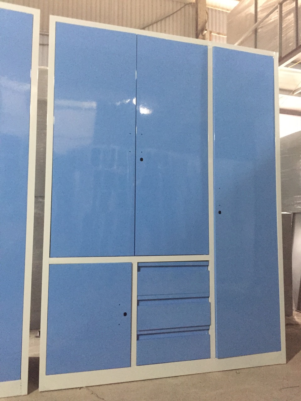 Tủ quần áo sắt sơn tĩnh điện 4 cánh L1350 x W500 x H1830mm