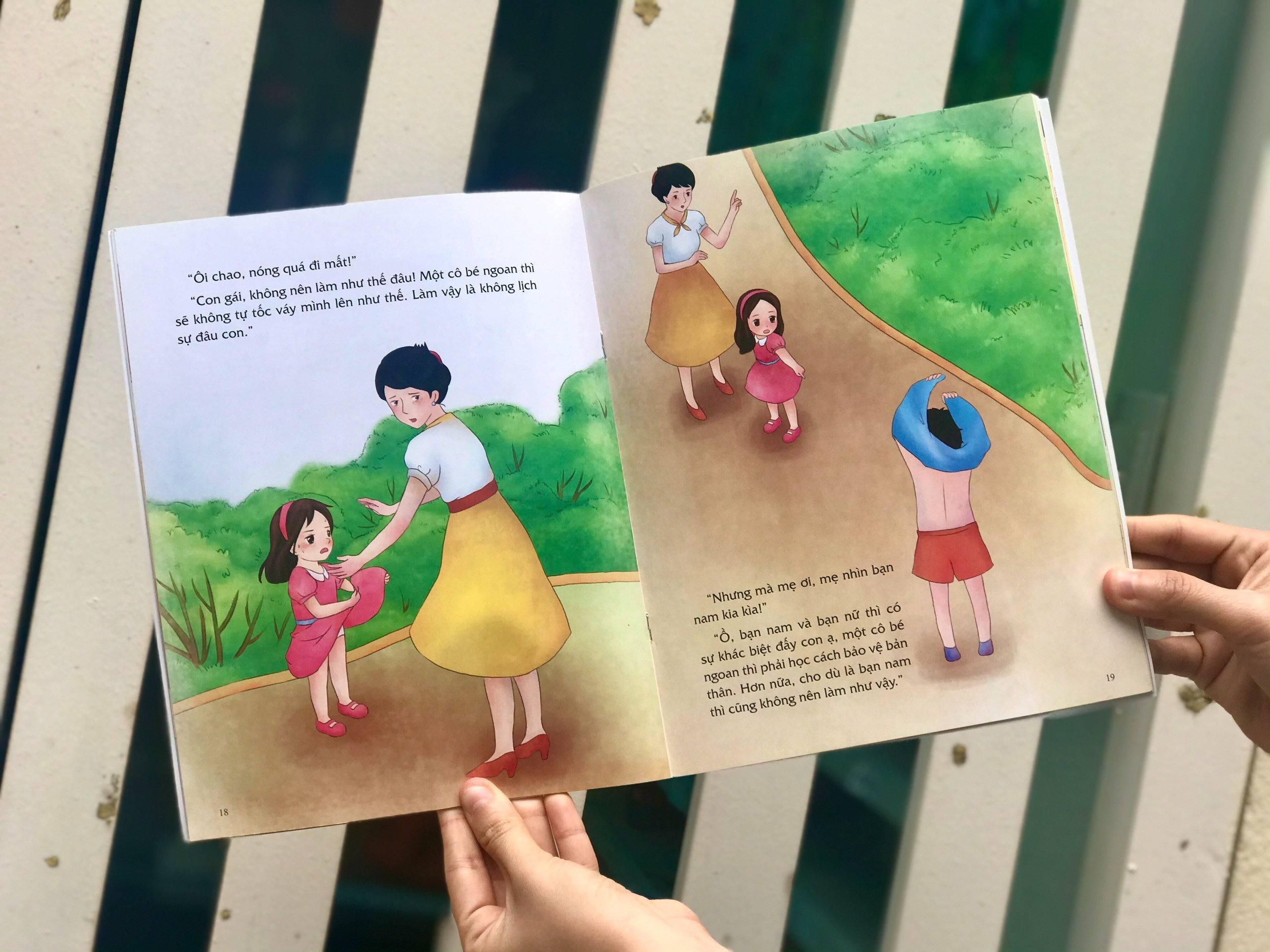 Combo 4 quyển giáo dục giới tính và nhân cách dành cho bé gái từ 5 đến 9 tuổi.