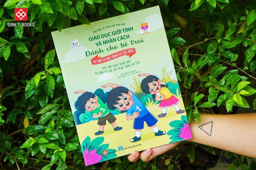 Combo 4 quyển giáo dục giới tính và nhân cách dành cho bé trai  từ 5 đến 12 tuổi